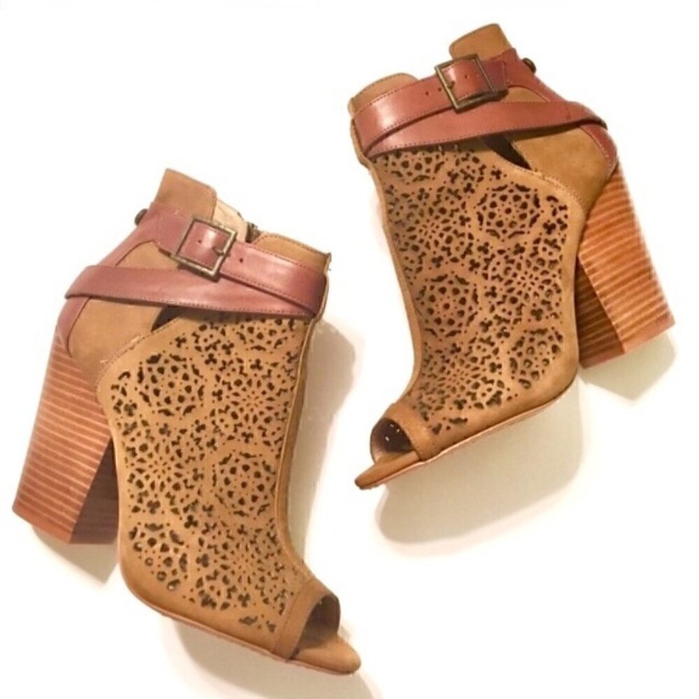 Vince Camuto Brown Maizy Perforated Leather Peep Toe Booties Size 10